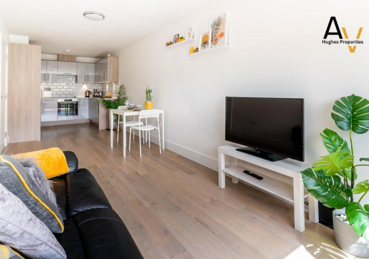 Business-Ready 1-Bedroom Apartment - Parking, High-Speed Wi-Fi, Prime Central Location By Av Hughes Properties Μίλτον Κέινς Εξωτερικό φωτογραφία